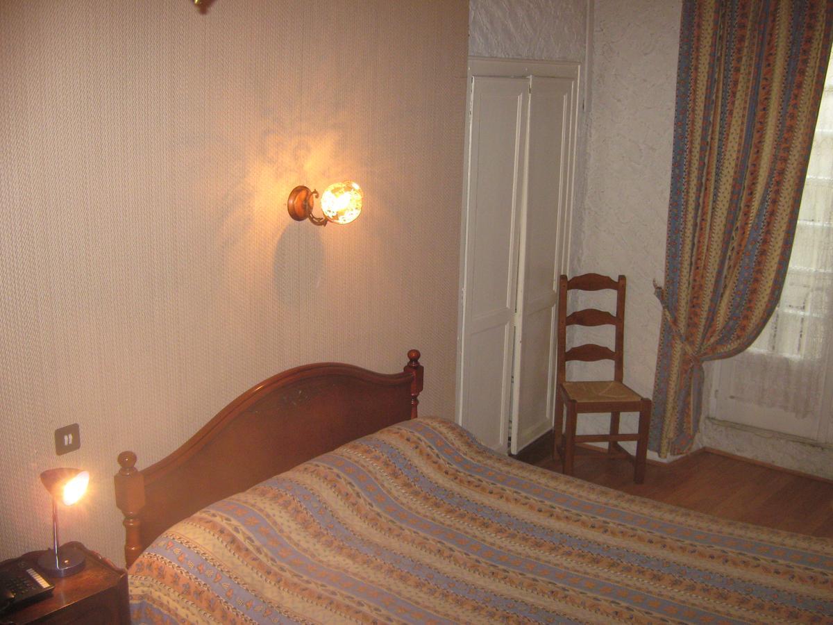 Logis Hotel Restaurant La Chaumiere 罗纳河畔的图尔农 外观 照片